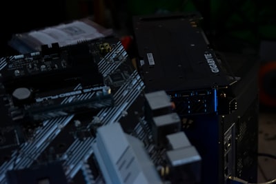 Comprar piezas de PC usadas en 2026: consejos para evitar estafas