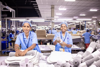 Las 100 mejores empresas para equipos humanos y agentivos en Murcia