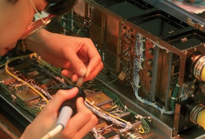 Desarrollo de algoritmos eficientes para tensores en operadores altamente oscilatorios