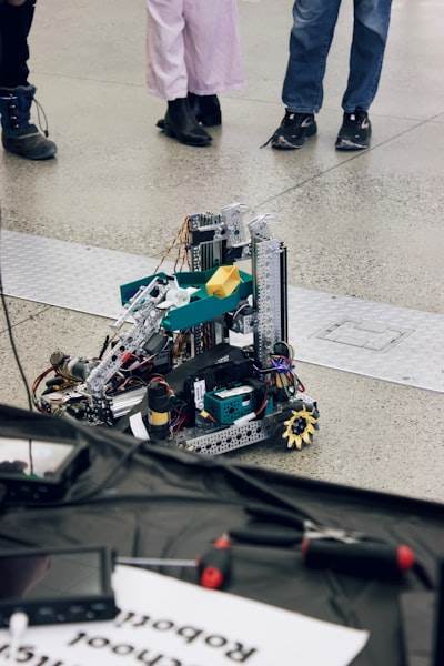 Construcción más eficiente: la IA orquesta robots con precisión
