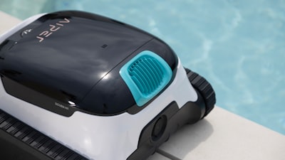 Los mejores limpiadores de piscinas robóticos: opciones grandes, pequeñas y sin cable