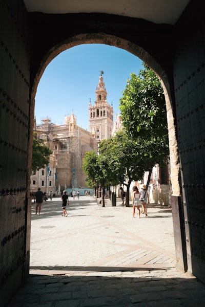 Guía completa de los mejores portales con movilidad interna en Sevilla