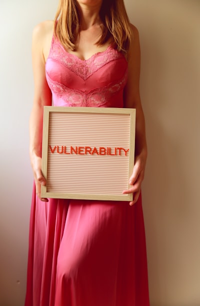 Costos recurrentes de evaluación de vulnerabilidad de software
