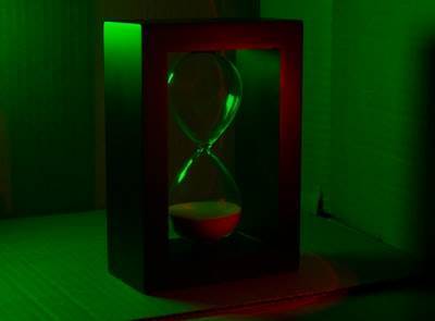 Los oráculos cuánticos tienen un problema fatal de sincronización — Así que construí un "freno de estacionamiento" para los qubits