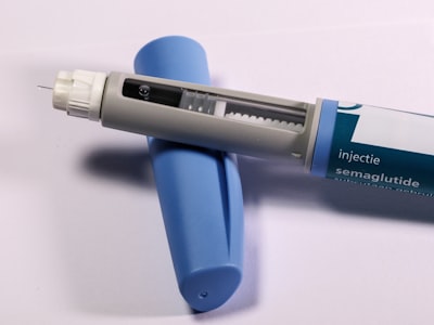 Solucionador rápido y robusto al ruido para problemas inversos con difusión mediante inyección de mediciones