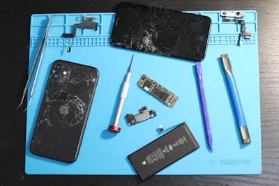 ¿Qué sucede en caso de una falla en el sistema de inteligencia artificial del teléfono?