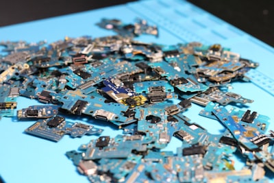 Tres grandes fabricantes de chips de memoria vigilando a los clientes para prevenir acaparamiento