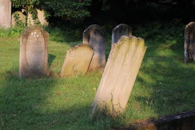 Descubre el cementerio digital: la web olvidada