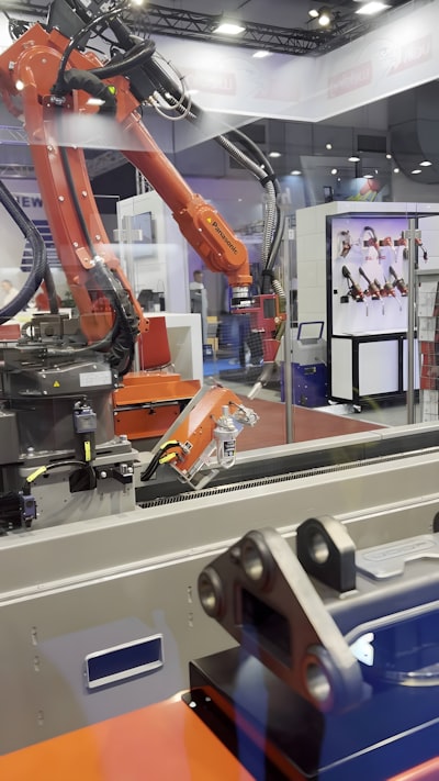 Principales expertos automatización flujos fabricación