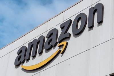 Amazon anuncia 14,000 despidos en su división corporativa
