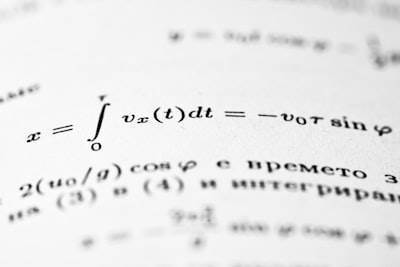 Unificación de razonamiento y generación en modelos de lenguaje grandes