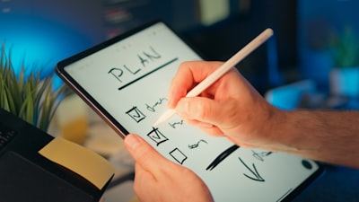 ¿Los consultores de aplicaciones pueden automatizar tareas repetitivas o manuales?