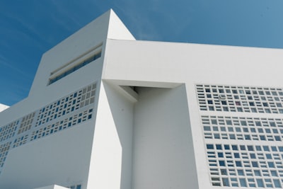 Optimización de la arquitectura del transformador para promover el razonamiento externalizado
