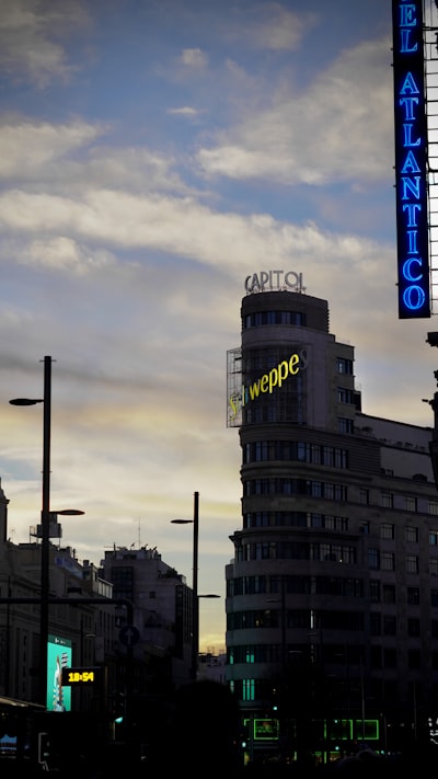 Mejores empresas para contratar agentes de IA en Madrid