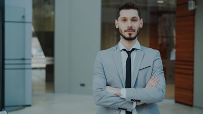 Construcción de agentes de IA para automatización empresarial
