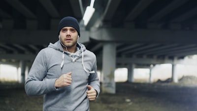 Cómo seguir cualquier video de entrenamiento, incluso si eres un principiante absoluto