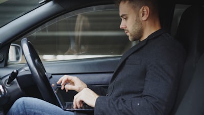 Ventajas del portal de concesionario para trabajo remoto e híbrido