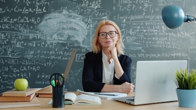 Casos de uso comunes para automatizar la administración educativa