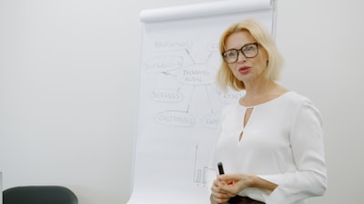 Construcción de agentes de IA para automatización empresarial