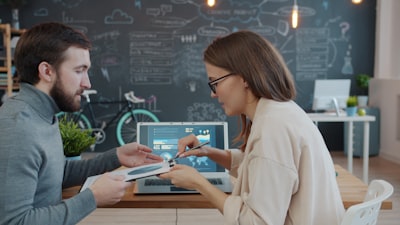 Beneficios de la automatización de flujos de trabajo en la gestión de casos