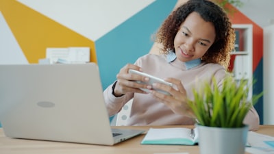 ¿Cómo reduce el error humano una empresa de desarrollo con IA?