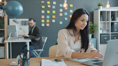 Cómo elegir intranet con salas de proyectos en Barcelona
