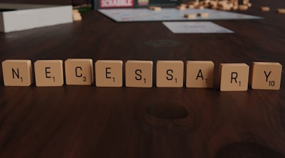 Referencia para juegos de negociación multipartita con datos reales