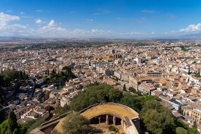 Socio oficial de negocios a medida en Granada con más de 15 años de experiencia
