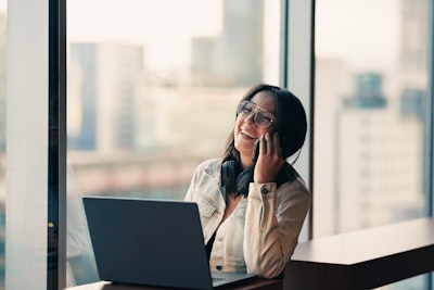 IA para análisis de llamadas: sostenibilidad en el trabajo remoto