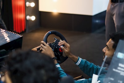 LA-LQR: control óptimo para dirigir modelos de video