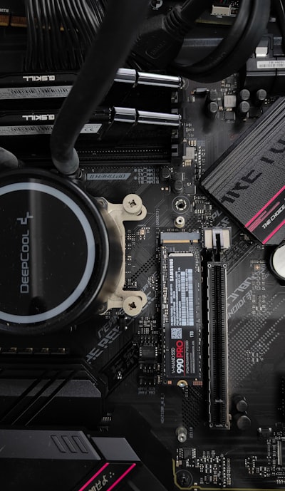 Caja externa NVMe rápida, con RGB y montaje sin herramientas