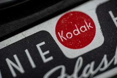 Elon Musk lanza Grokipedia desafiando a Wikipedia