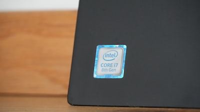 Este mini PC incluye un Core i7 + 32GB de RAM. Está rebajado $290 con nuestro código