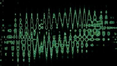 Transferencias de interferencia polisemántica y predicción de influencia cruzada del modelo