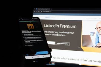 Aumenta los ingresos de tus aplicaciones LLM con Monetzly