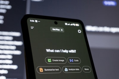 ReMMD: benchmark y agente para detectar desinformación multimodal