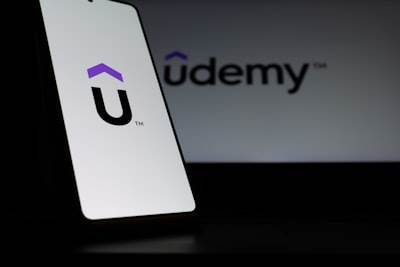Coursera adquirirá a su competidor Udemy