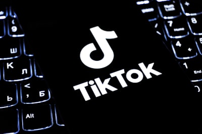 Desafíos técnicos en el procesamiento de videos de TikTok: de las URL de CDN a las descargas de MP4 limpias