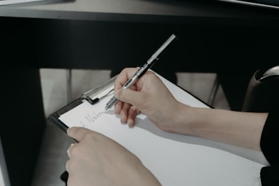 ¿Cómo probar anuncios creativos de IA antes de comprar?