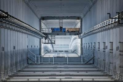 Energy and Carbon Optimization in Closed-Loop Production Lines