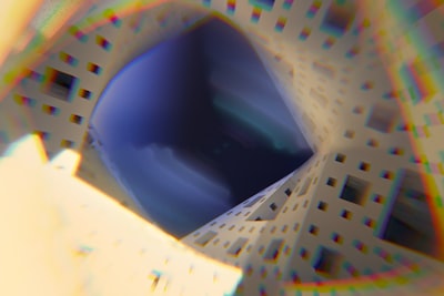 Reubicación de cámara en 3D mediante coincidencia de estructuras.