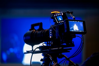Casos de uso de servicios de producción de video de IA