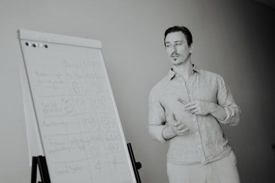 Desarrollo de producto AI SaaS para resolver problemas reales de negocios