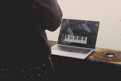 Cómo crear música sin regalías con IA