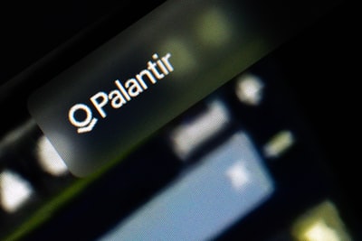 Estrategias de Palantir para alcanzar $6.5B ARR