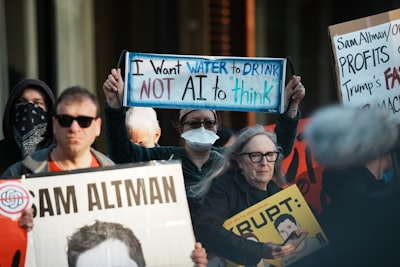 Altman rechazó los abusos de la IA militar pero luego firmó un acuerdo con el Pentágono